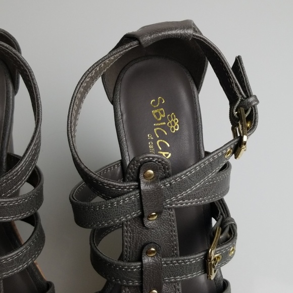 Sbicca Karen Grey Leather Wedge - Picture 3 of 7